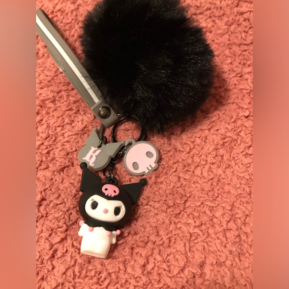 Black Pom Pom Kumoni Keychain - Picture 4 of 4